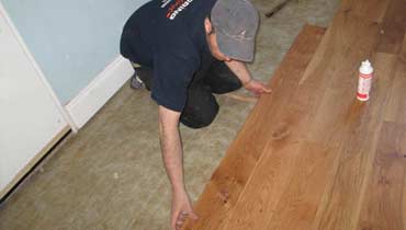 Laminate floor fitting in action | London Floor Fitter